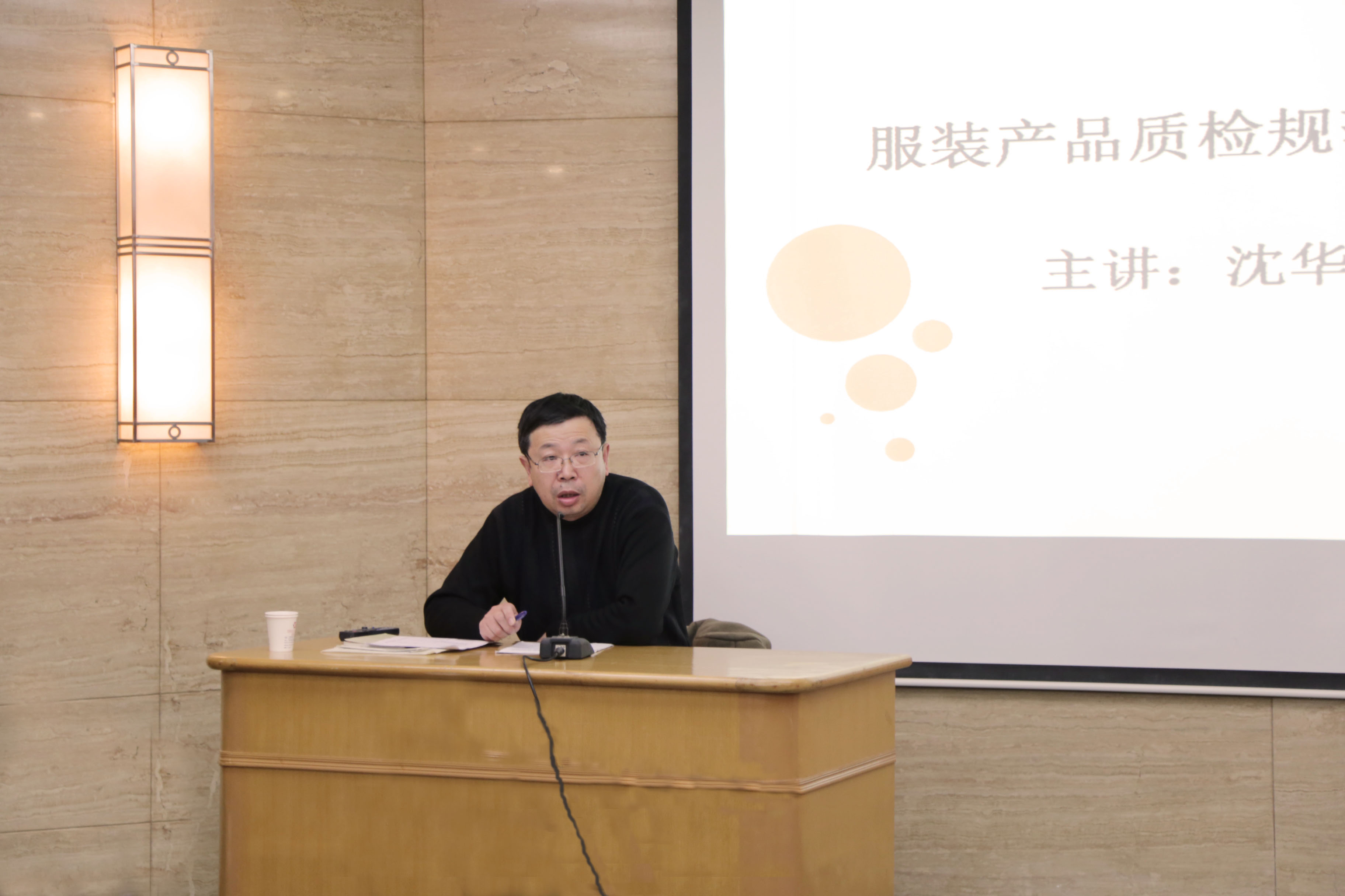 亚洲精品精华液一区