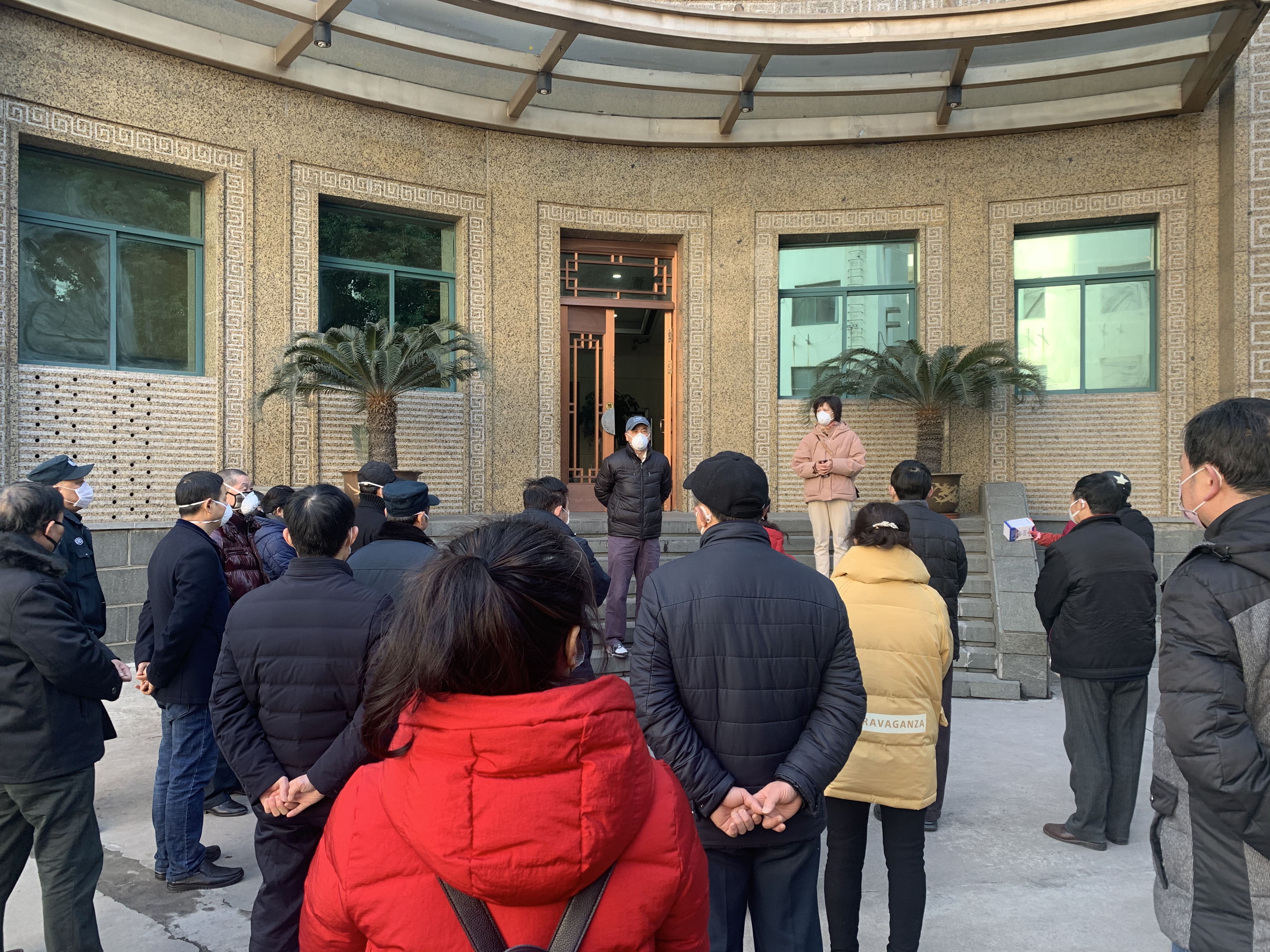 亚洲精品精华液一区