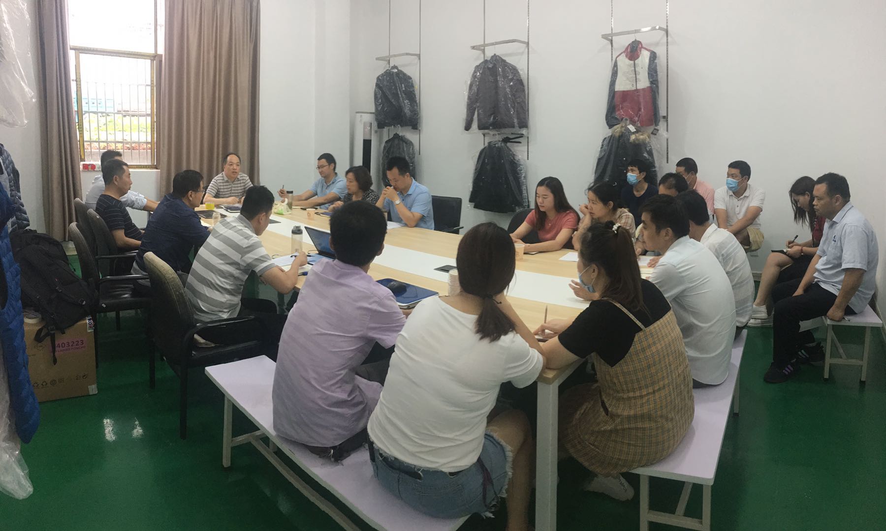 亚洲精品精华液一区