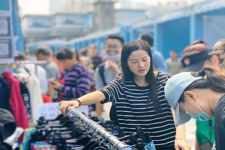 亚洲精品精华液一区