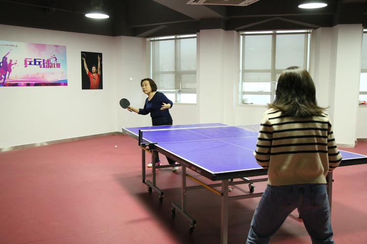 亚洲精品精华液一区