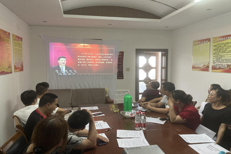 亚洲精品精华液一区