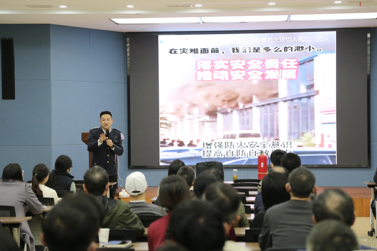 亚洲精品精华液一区