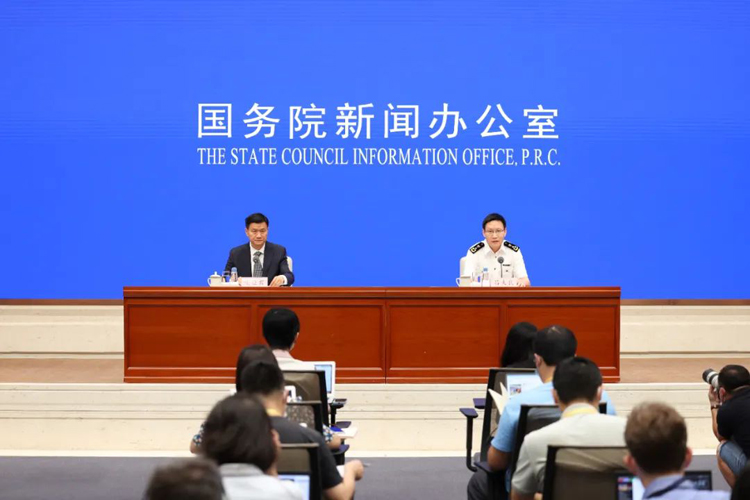亚洲精品精华液一区