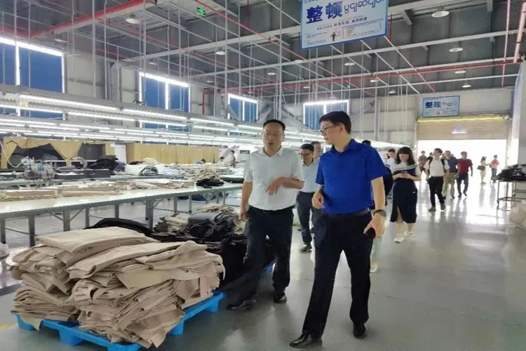 亚洲精品精华液一区