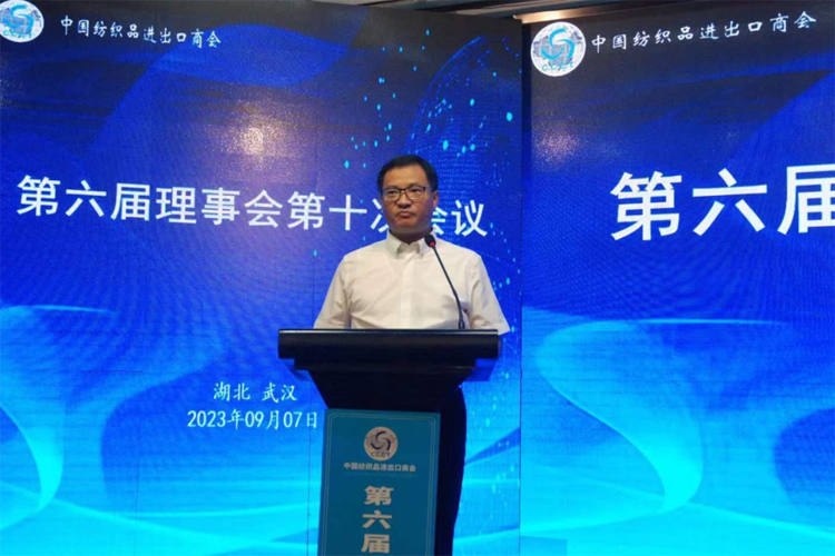 亚洲精品精华液一区