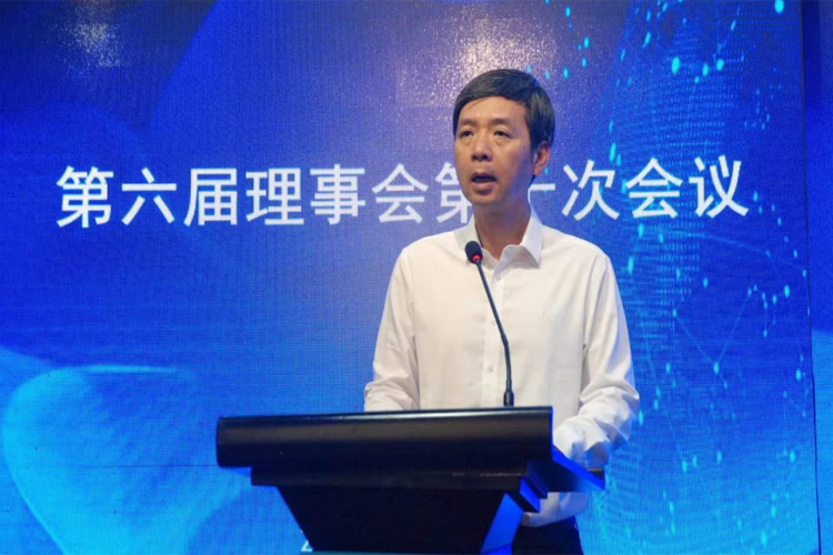 亚洲精品精华液一区