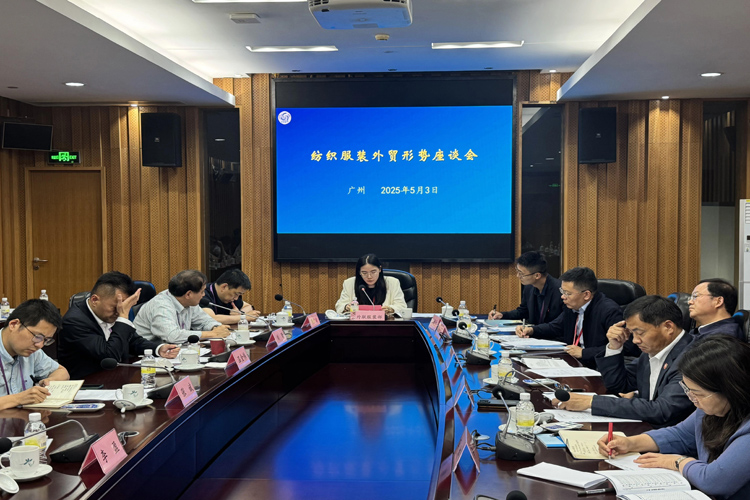 亚洲精品精华液一区