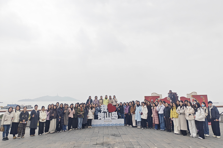 亚洲精品精华液一区