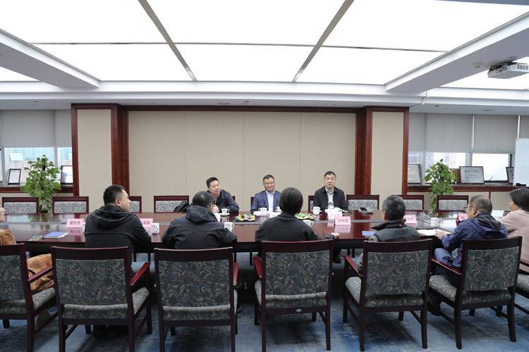 亚洲精品精华液一区